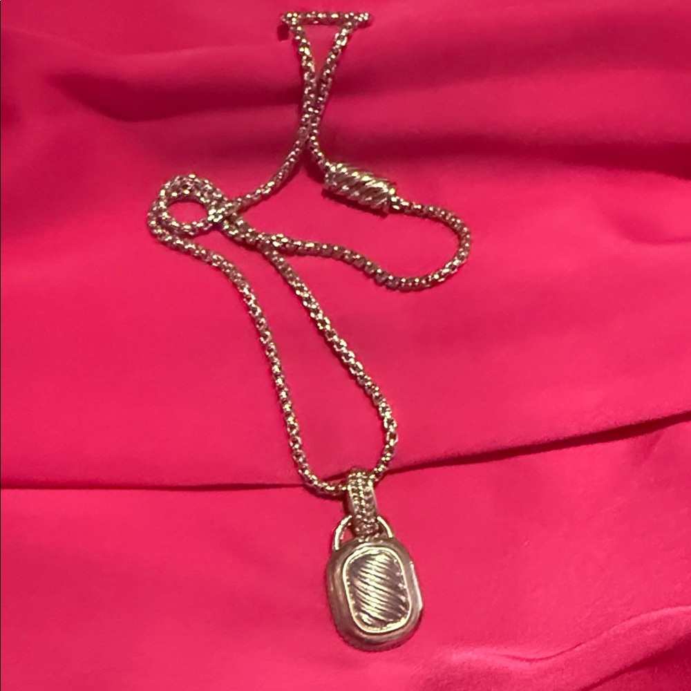Elegant Silver Pendant Necklace - Picture 1 of 9